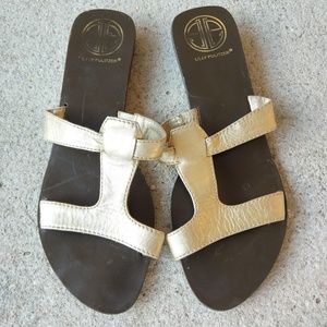 LILLY PULITZER Gold Sandal Size 8 Preowned